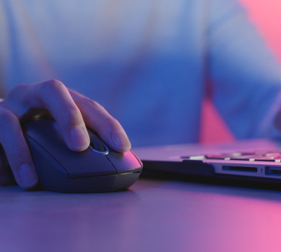 hand clicking a mouse